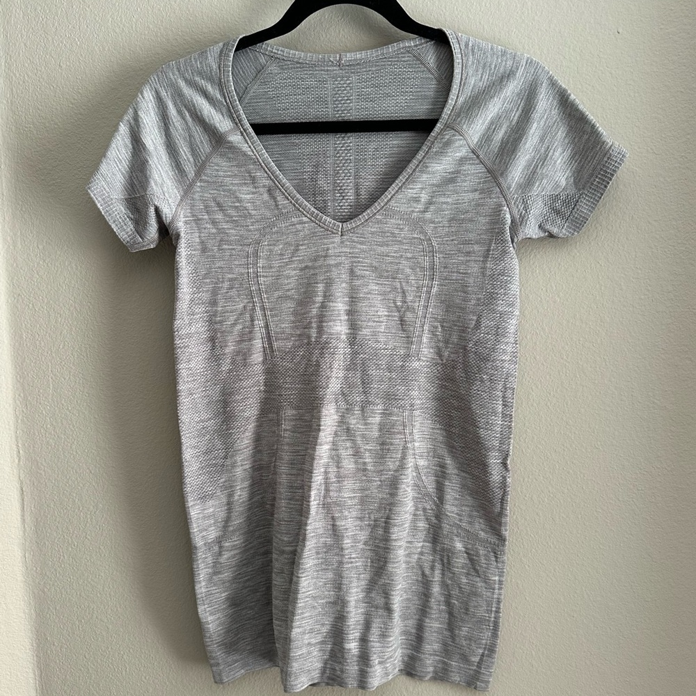 Lululemon Gray V-Neck Women's Top